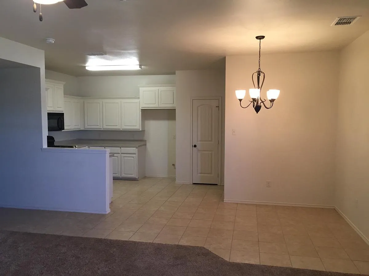 3 bed, 1500 sqft, $1,450 — Photo 3