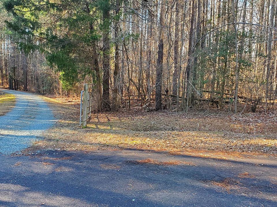 2nd image of 183 Nassau Trl #21