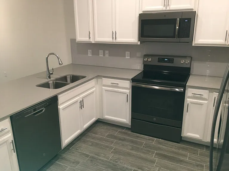 1260 Royal Street George Blvd #1 — Photo 5