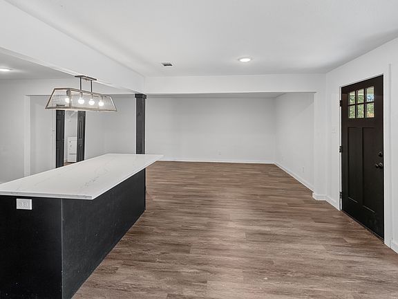5th image of 1613 Irwin Ln