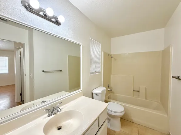 2660 Twain Dr APT 23, San Bernardino, CA 92407