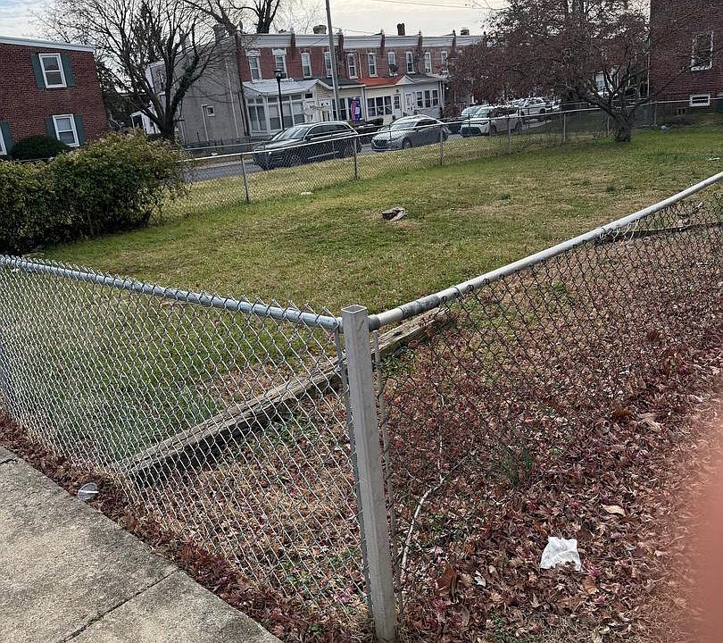 1st image of 2902 W 3rd St