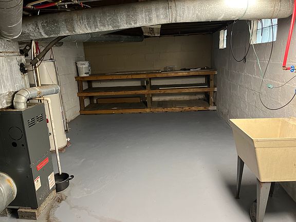4th image of 517 N Bradley Ave
