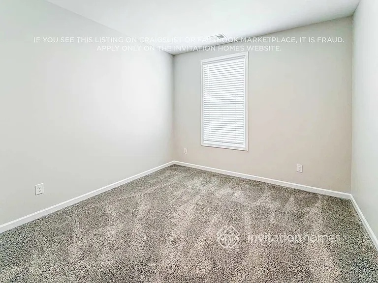 8026 Forest Hills Dr — Photo 11