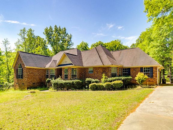 3rd image of 429 Sessions Rd