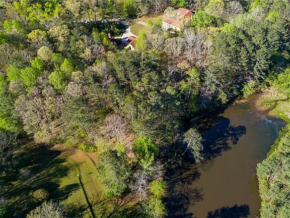 5th image of 1045 Fincher Rd