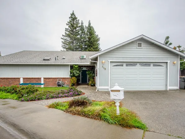 715 Dartmouth Pl, Woodland, CA 95695