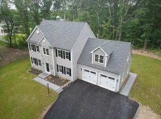 40 Green St #40, Foxboro, MA 02035