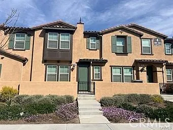 3 bed, 2.5 bath, 1555 sqft, $3,200 — Photo 1