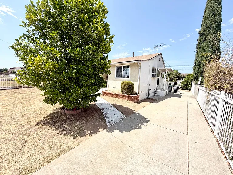 221 W Hammel St — Photo 5