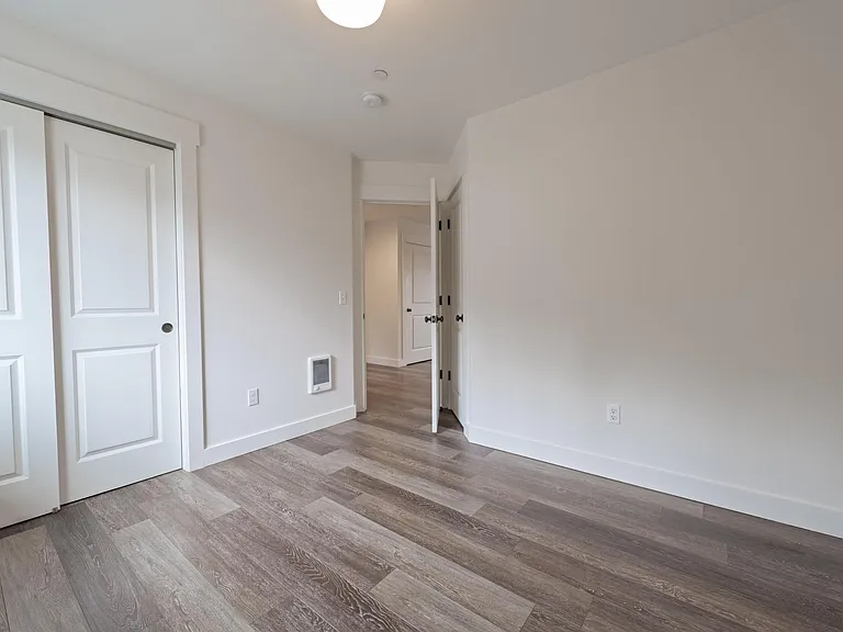 1523 SE Honeysuckle Loop #A — Photo 9