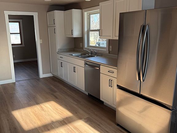 3rd image of 2325 Judy Ave
