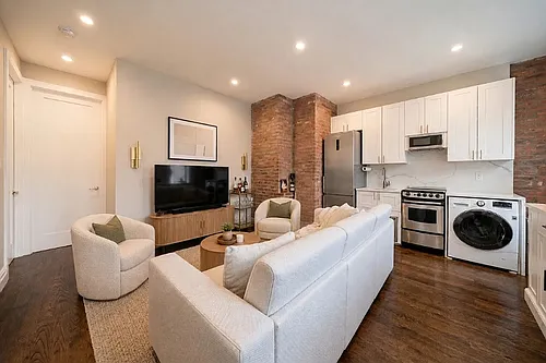 92 2nd Ave #3 Photo 1