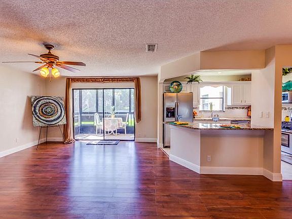 5th image of 6190 80th St N Unit 103