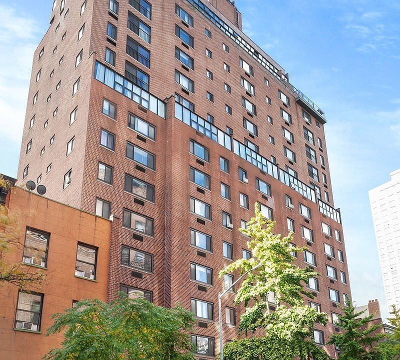 2nd image of 230 E 30th St APT 7a