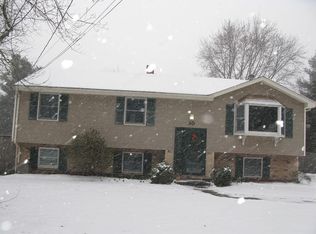 30 Hollister Rd, Swansea, MA 02777