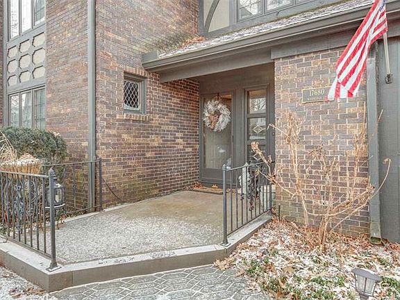3rd image of 17680 Woodridge Ct