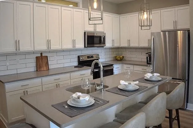 Cedar Valley Luxury Apartments — Photo 45