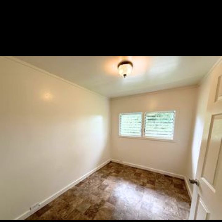 2nd image of 17-4087 Huina Rd