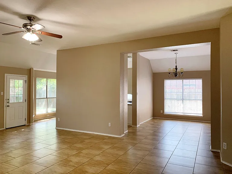 209 N Blue Rdg — Photo 3