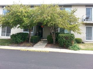 8888 Steven Dr #104D, Des Plaines, IL 60016