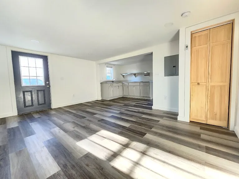 17 Bruce St #2 — Photo 4