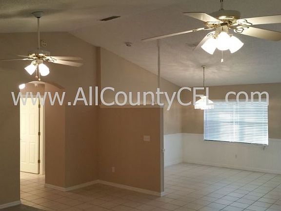 5th image of 1009 Autumn Leaf Dr