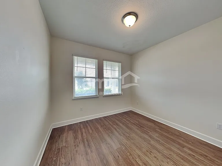 4431 Reisswood Loop — Photo 17