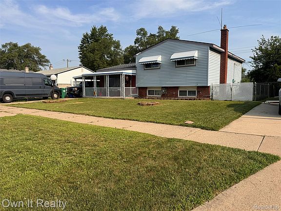 2nd image of 30072 Cherry Hill Rd