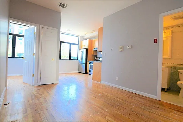Rented by Hagstrom Management Inc | media 11