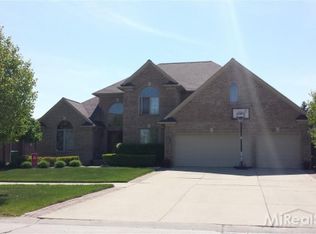 45665 Riverwoods Dr, Macomb, MI 48044