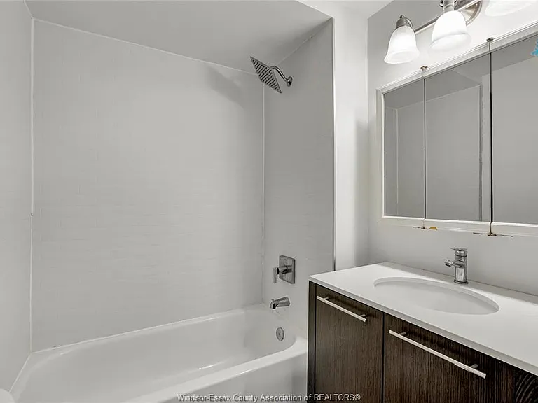844 Ellrose Ave #842 — Photo 10