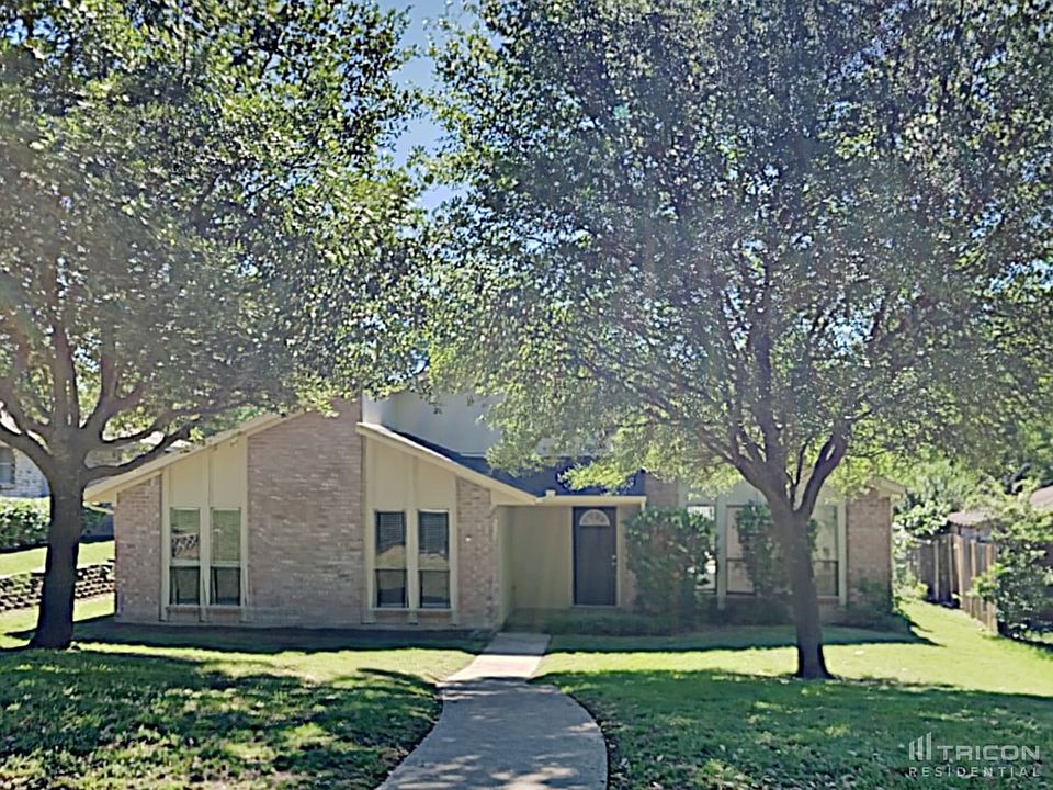 1st image of 7712 Los Alamitos Dr
