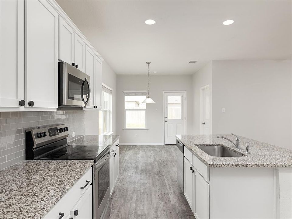 1st image of 1400 Ferryman Dr #1400