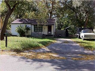 2nd image of 3127 N Park Pl