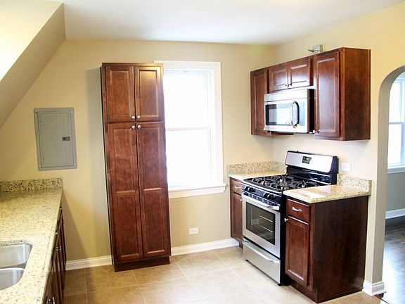 4th image of 317 E Park Ave #B