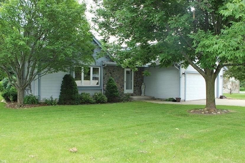1st image of 4751 Fairway Dr