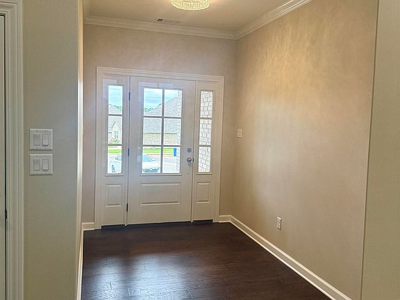 3rd image of 3214 Steeplechase Cir