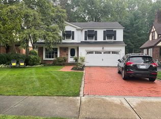 19441 S Sagamore Rd, Fairview Park, OH 44126