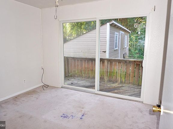 5th image of 1013 Hill St