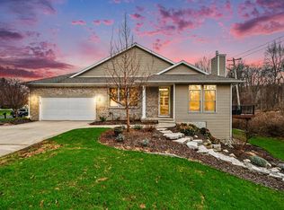 1127 Dogwood Meadows Dr SE, Ada, MI