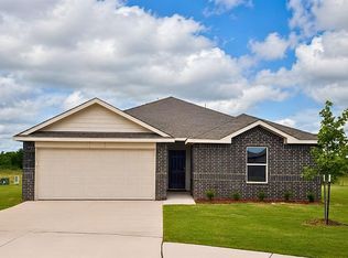 1228 E Stallion Ln, Mustang, OK 73064