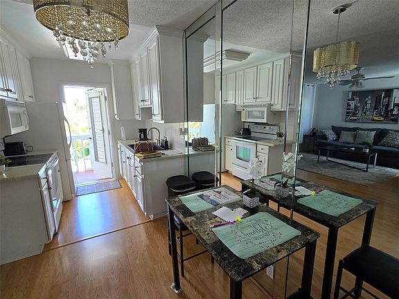 4th image of 224 S Hibiscus Avenue #350