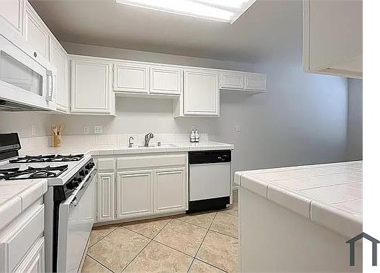 5th image of 39237 10th St W Unit C