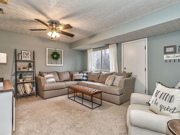 3rd image of 8574 Broadacre Dr