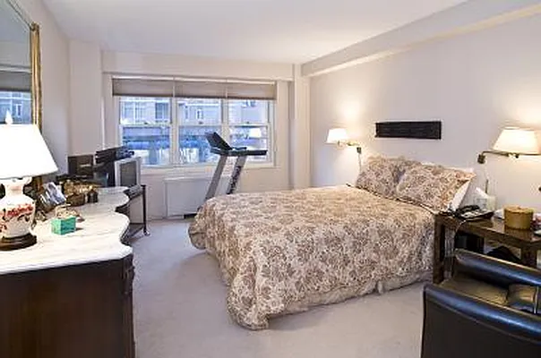 Sold by Corcoran | media 14