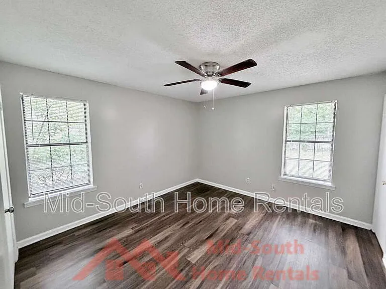 3829 Walsingham Dr — Photo 9