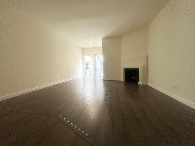 1234 Las Palmas Ave — Photo 5