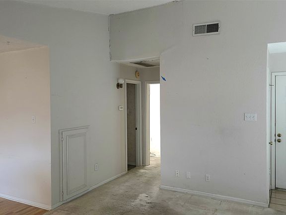 2nd image of 1105 Calico Ln APT 1620