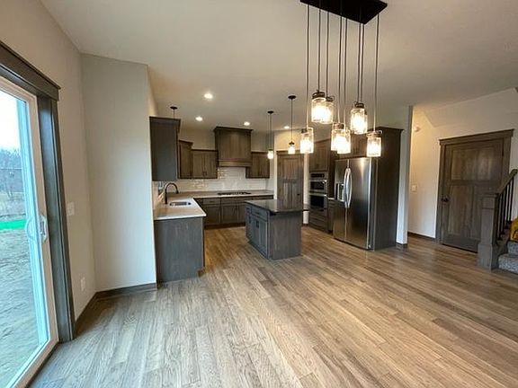 4th image of 1845 Laramee Ln